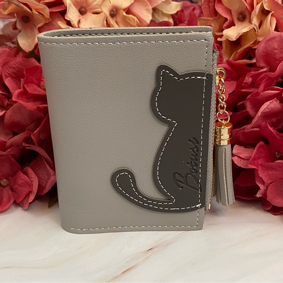 Vegan Leather Two Tone Gray Cat Wallet with Tassel - Picture 7 of 15